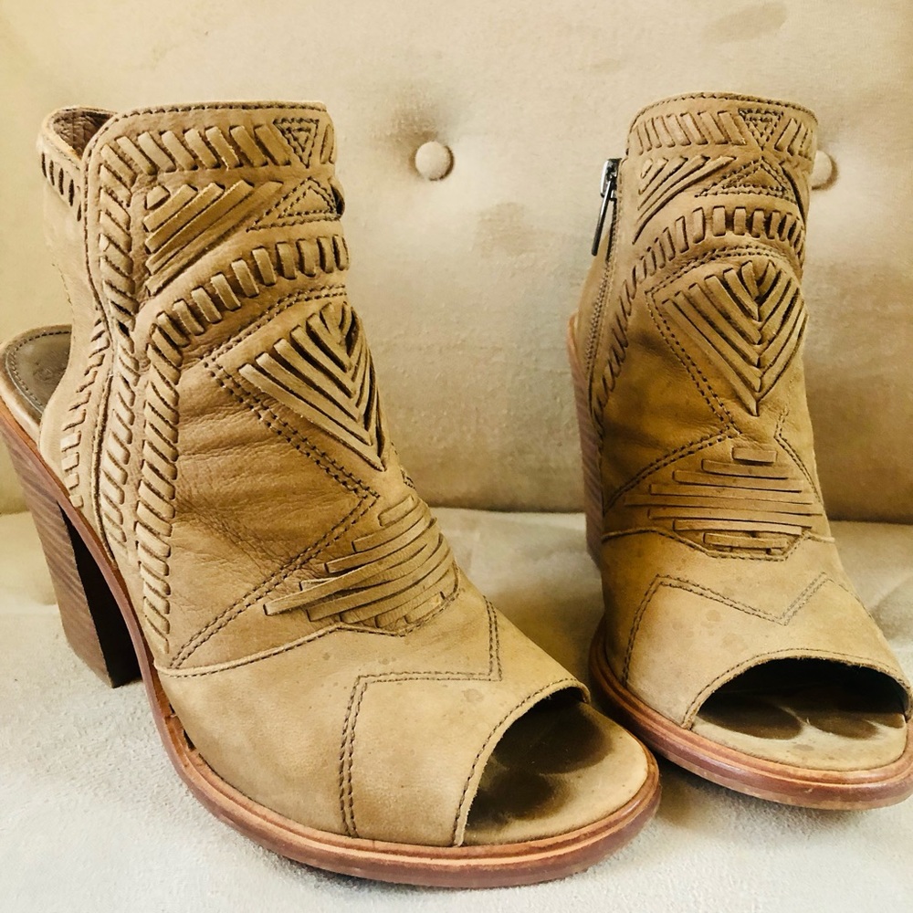 Vince Camuto -Karinta Block Heel Bootie - Size 6.5 - image 2